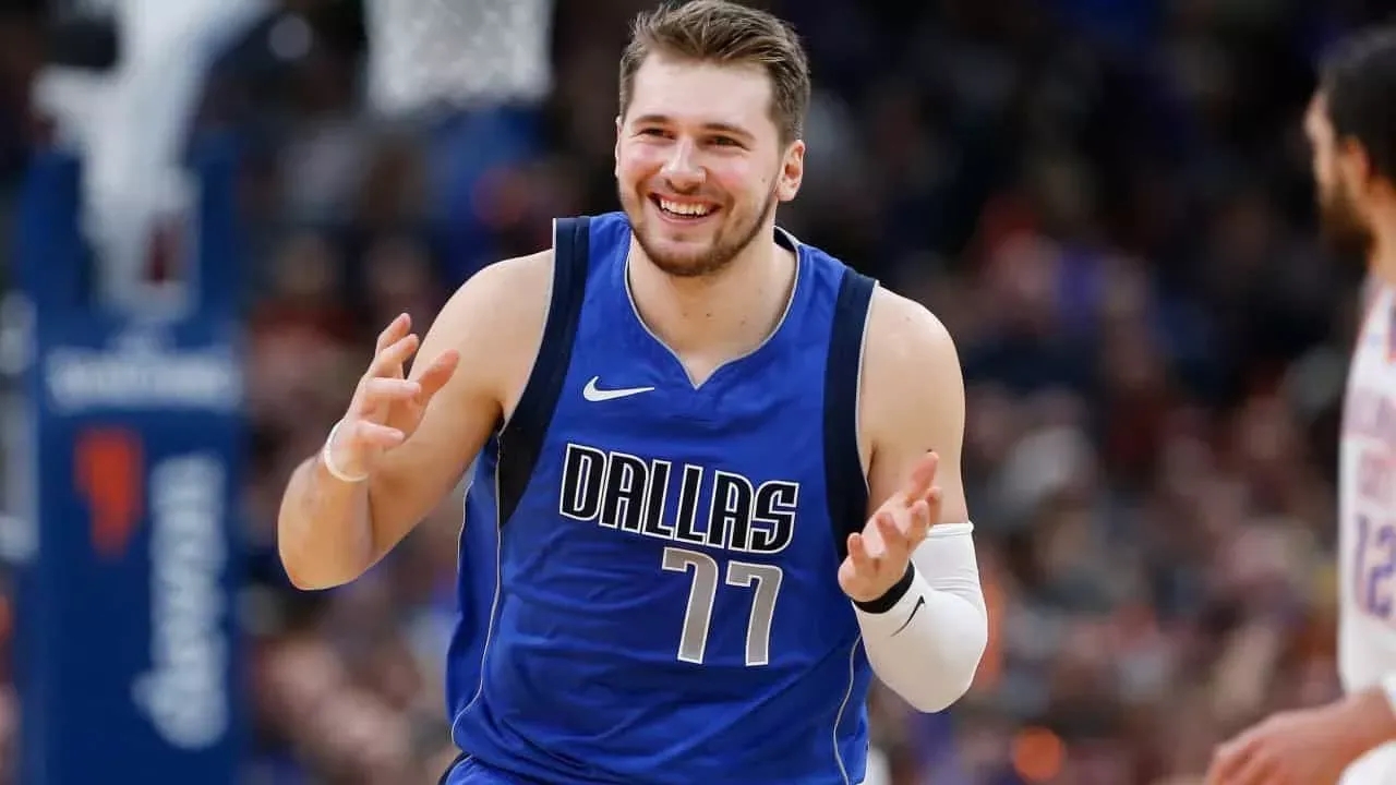 Mavs' Luka Doncic gripes about refs after fouling out in Game 3