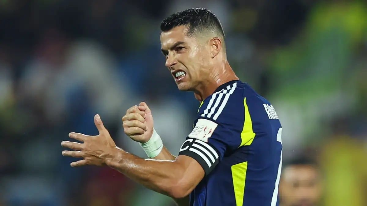 
Ronaldo loses his cool, makes obscene gestures at Al Nassr teammates 