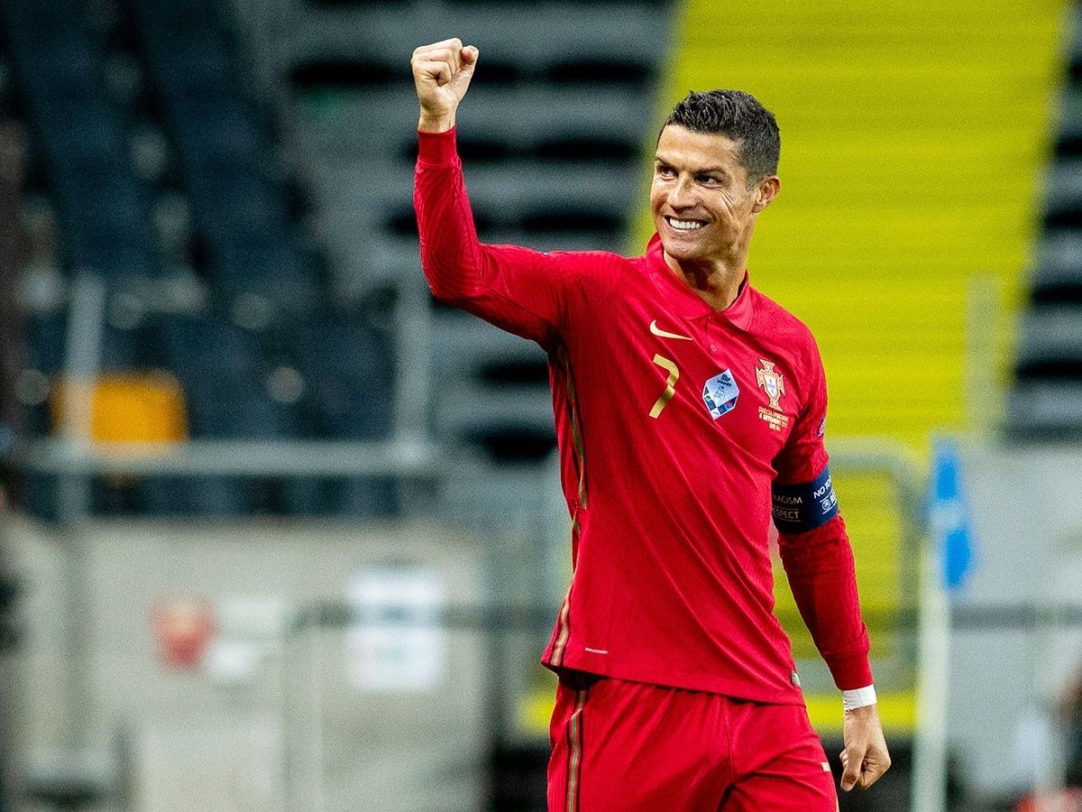 
Tearful Ronaldo admits he 'failed' Portugal against Slovenia 